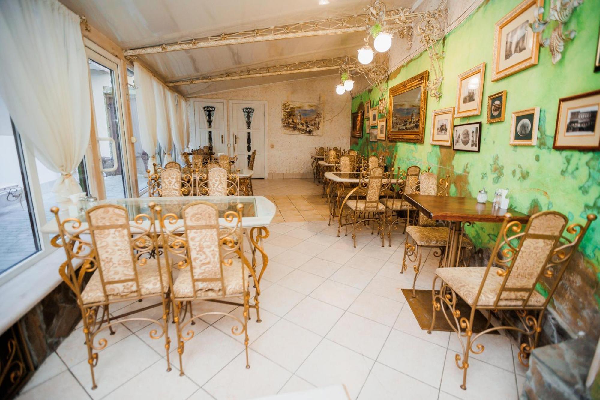 Hotel Staryi Krakiv Lwów Zewnętrze zdjęcie