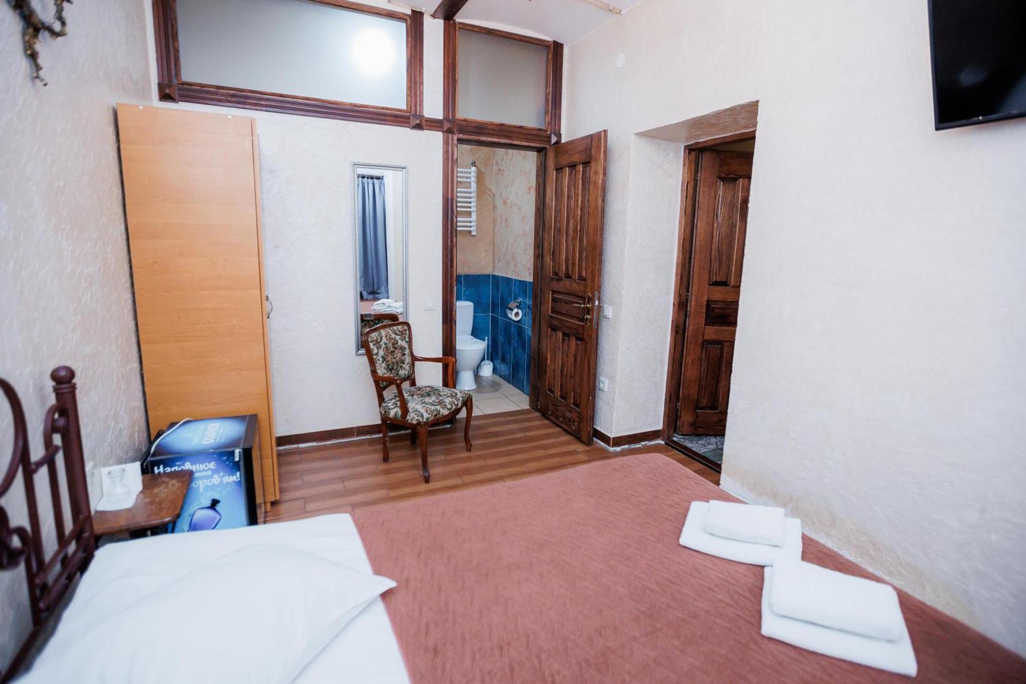 Hotel Staryi Krakiv Lwów Zewnętrze zdjęcie